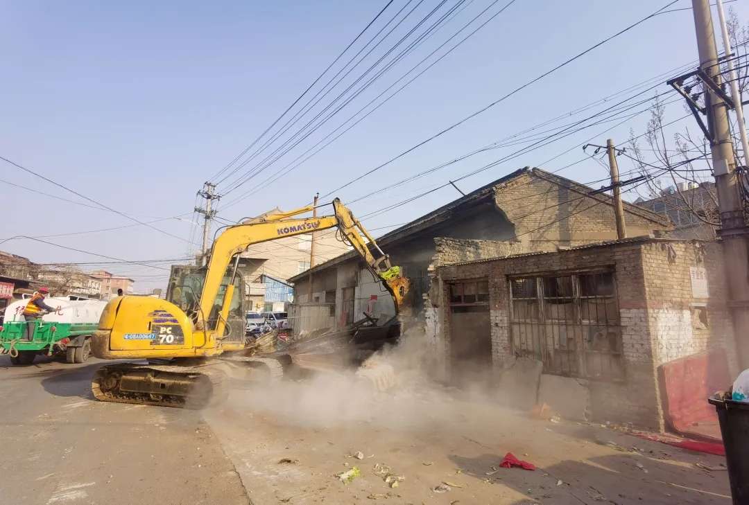 约500余平方米！运城市区西街早市违法建筑被拆除：雷火电竞在线登录官网(图2)