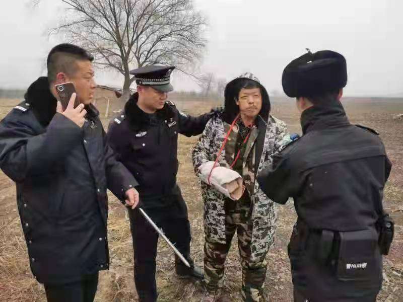 半岛官方下载地址：大快人心！万荣逃犯被抓获(图2)