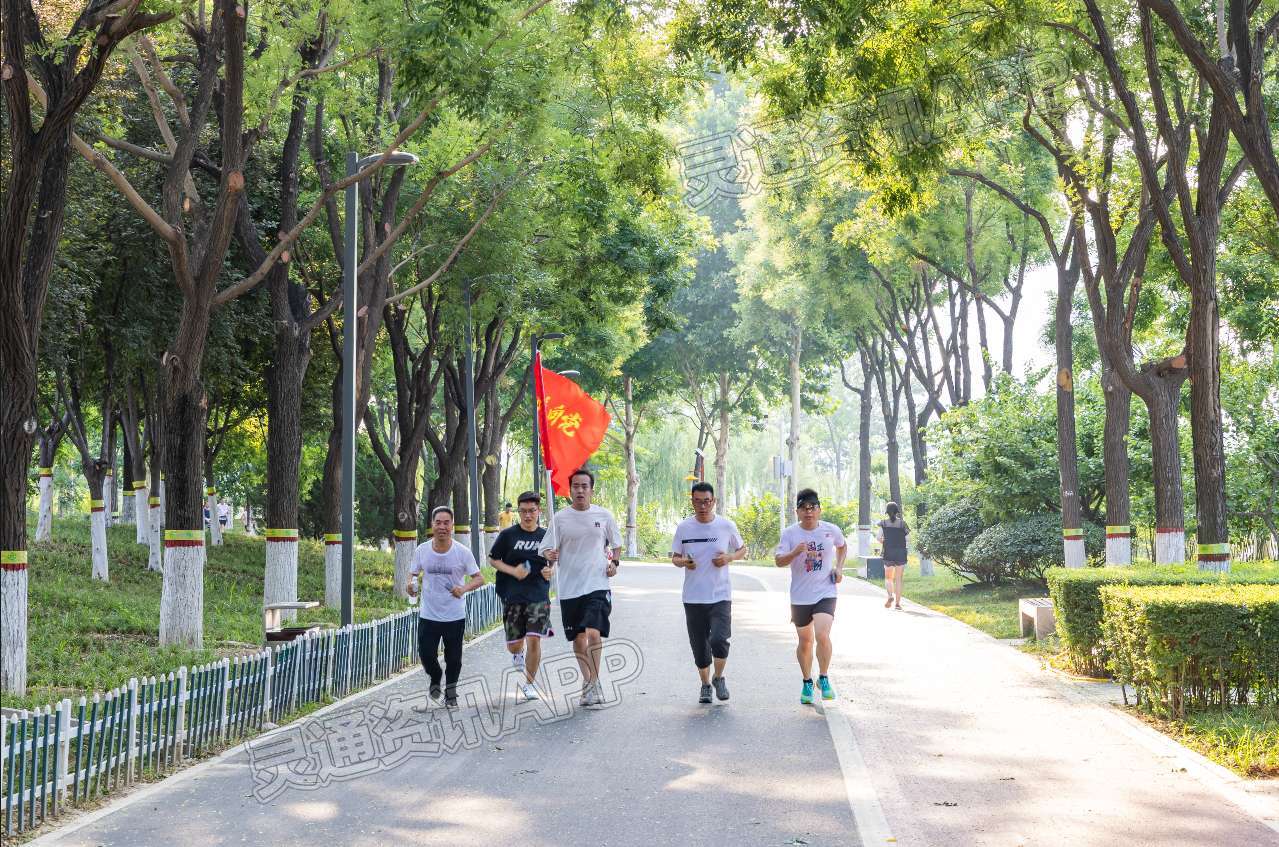 bat365官方网站-现场  2022欢庆「中国共产党建党101年」“红心永向党”滨湖健跑圆满落幕！(图11)