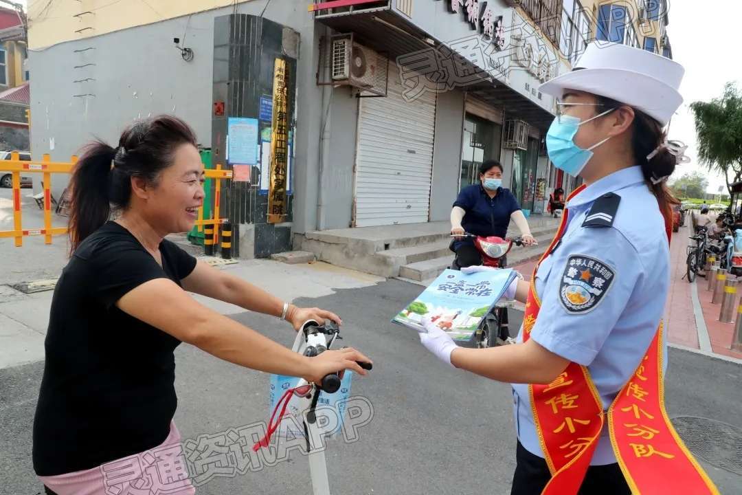 盐湖公安交警“一盔一带”宣传不服“暑”  夏季整治百日行动|泛亚电竞官网(图5)