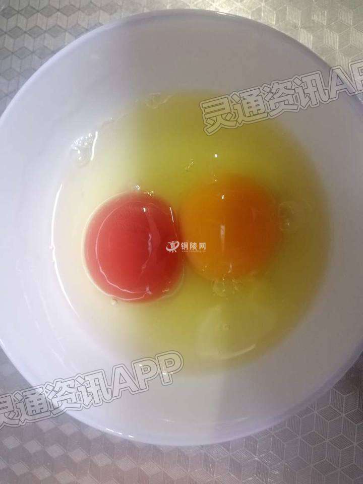 澳门新莆京游戏app_请教大家，这个鸡蛋的蛋黄怎么这么红(图1)