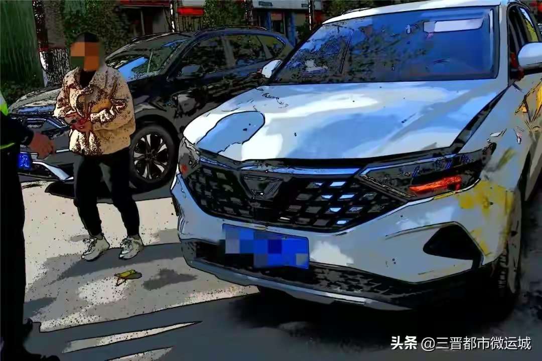 “半岛官方下载地址”运城一司机分心驾驶撞护栏，交警快速救援(图2)