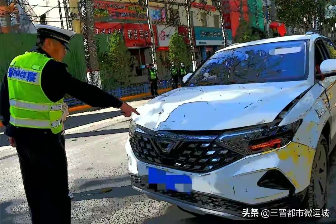 ag九游会|运城一司机分心驾驶撞护栏，交警快速救援(图4)