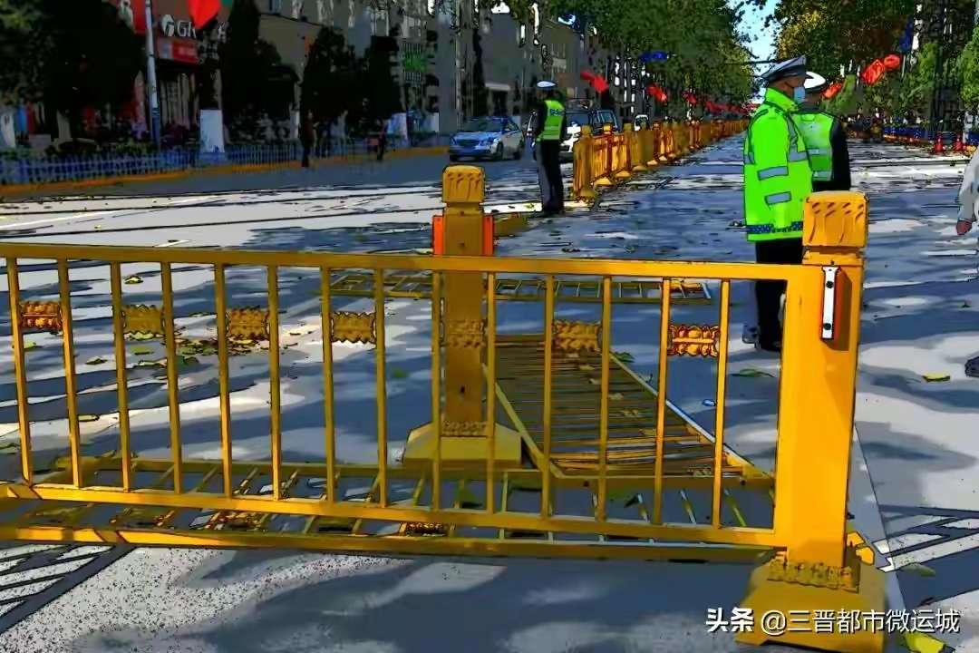 “半岛官方下载地址”运城一司机分心驾驶撞护栏，交警快速救援(图5)