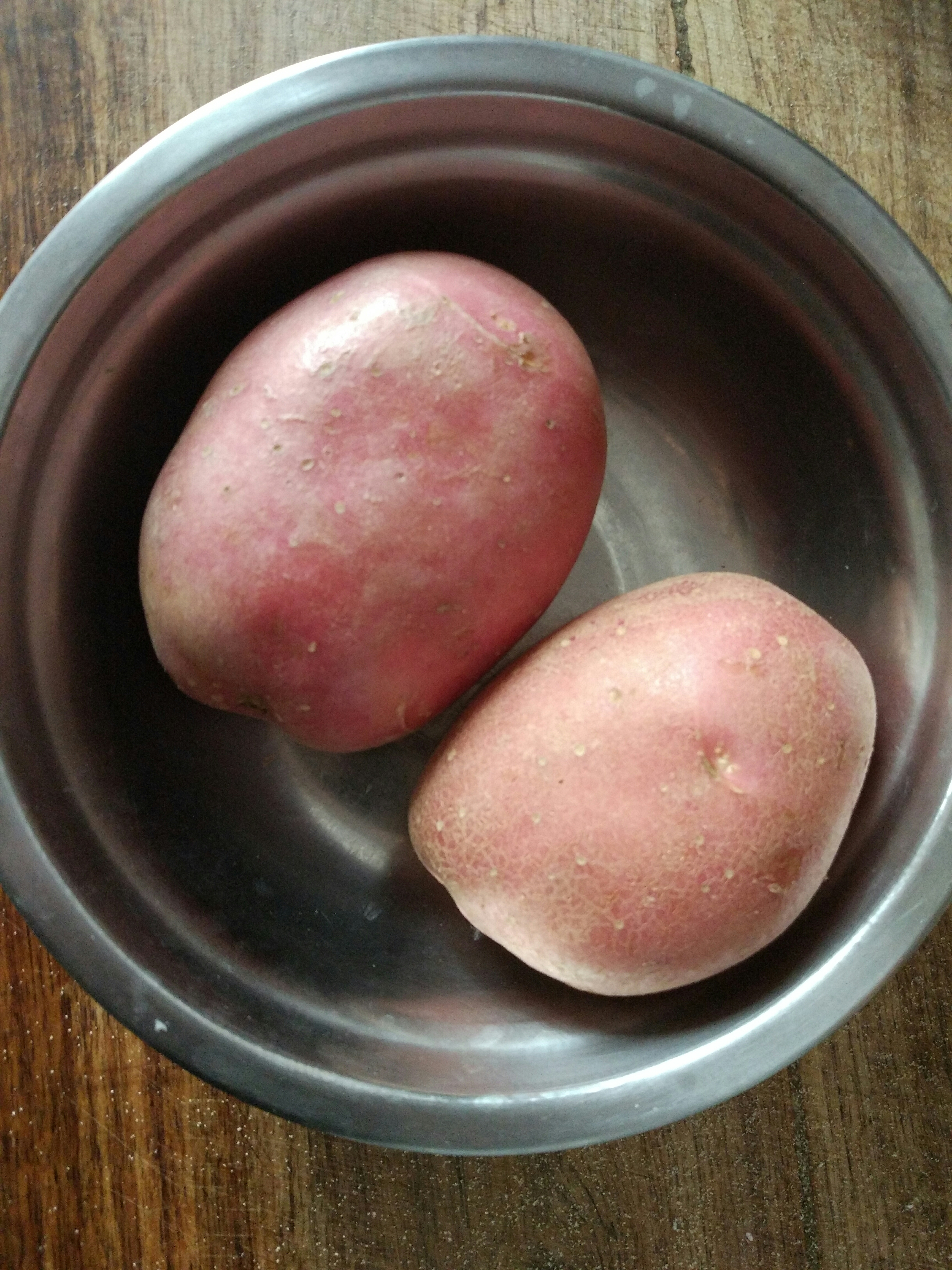 hq体育官网|最近买的红皮土豆，大家吃过吗？(图2)
