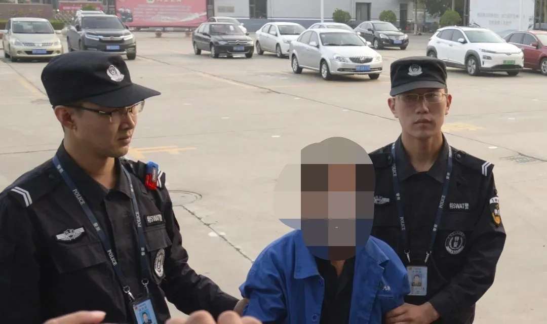 19年前因土地纠纷，致使他人重伤后逃逸，万荣公安将犯罪嫌疑人抓获【泛亚电竞】(图2)