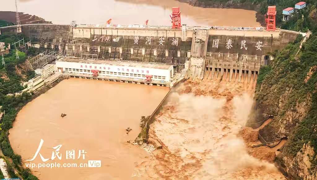 泛亚电竞_山西平陆：黄河三门峡水利枢纽开闸泄洪