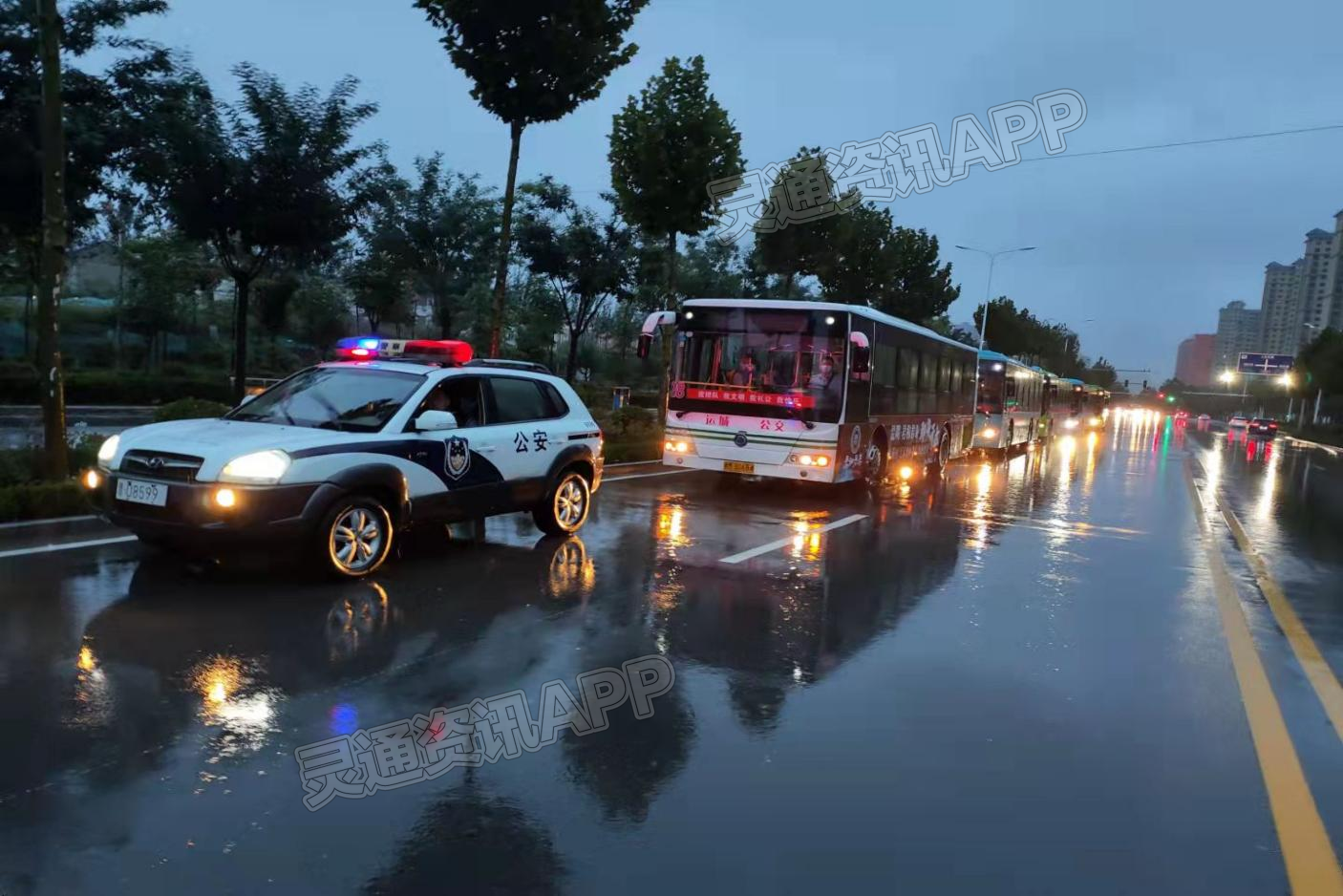 运城公交紧急调派8辆公交车，连夜疏散运送300余名乘客‘江南JN体育登录入口’(图2)
