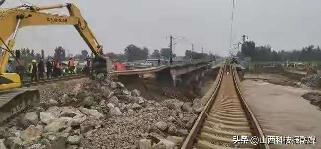 山西南同蒲铁路中断，800余名救援人员赶赴现场进行抢修|j9九游会官方登录