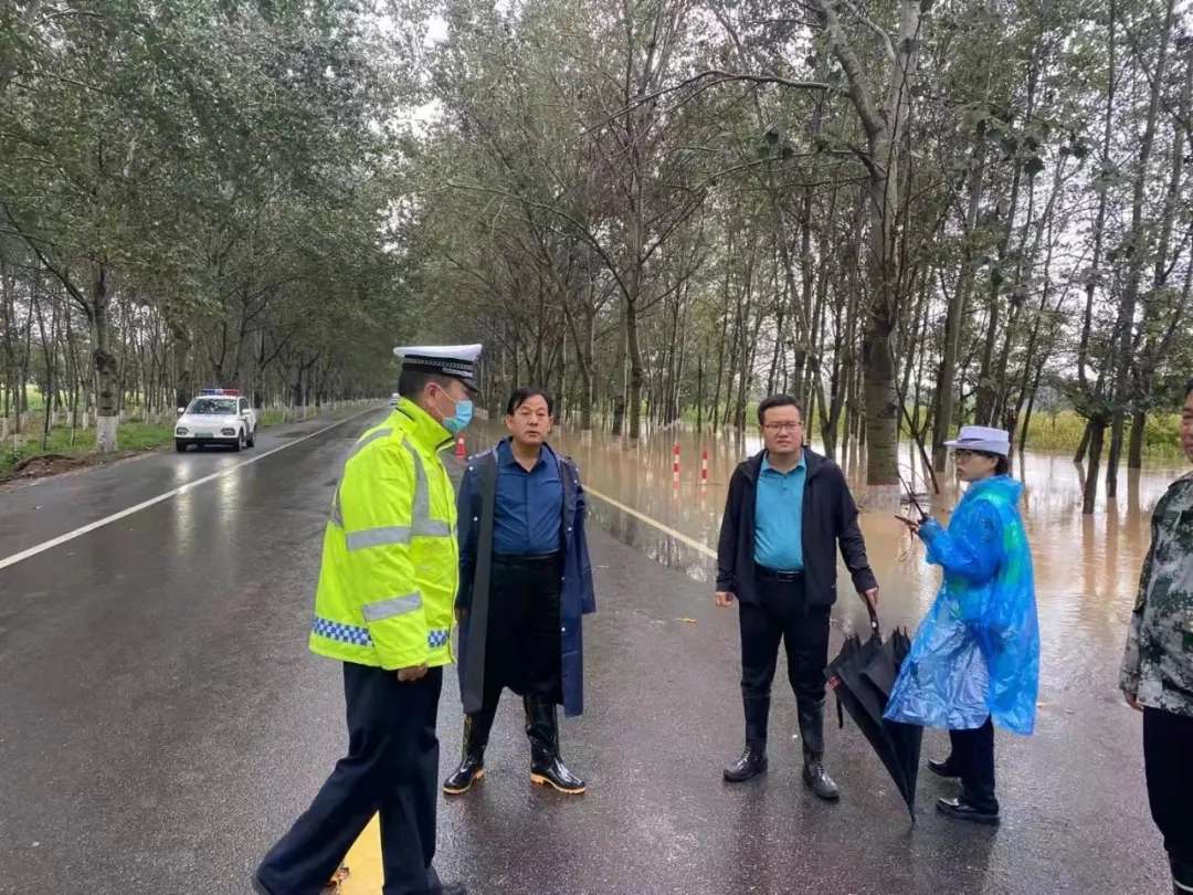 注意！闻苍线至209国道大桥交汇处积水严重，现已封路！请过往车辆绕行：泛亚电竞官网(图2)