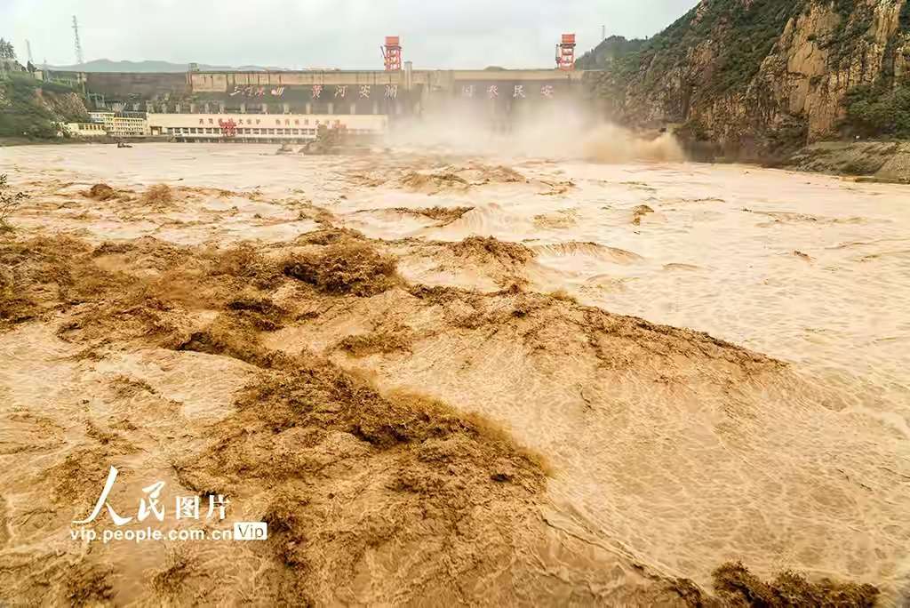 山西平陆：黄河三门峡水利枢纽开闸泄洪：半岛官网App下载(图3)