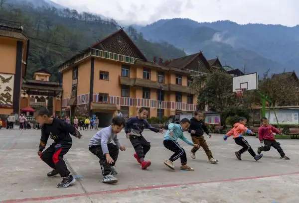 必须流汗！会打比赛！我国中小学体育课今秋大变样‘半岛官方下载入口’(图6)