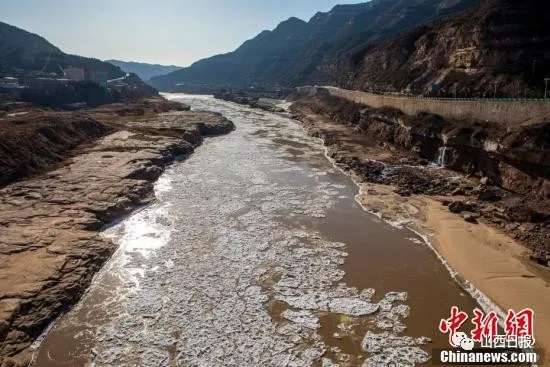 博鱼·体育中国入口|受强冷空气影响，黄河山西河津段出现流凌(图6)