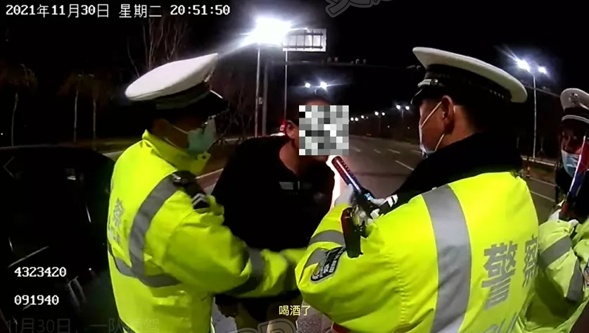 泛亚电竞官方入口-河津一男子为了躲避酒驾处罚，称自己给交警送过鱼(图2)